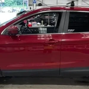 2018 Nissan Qashqai 1.2 DiG-T N-Connecta 5-door with Panoramic Roof, Nav, 360 Camera, ULEZ Compliant - Image 4