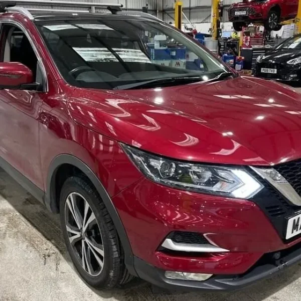 2018 Nissan Qashqai 1.2 DiG-T N-Connecta 5-door with Panoramic Roof, Nav, 360 Camera, ULEZ Compliant