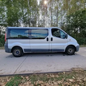 2009 Vauxhall Vivaro Minibus – 9 Seats, 1.9 Diesel, Needs Clutch Fix - Image 7