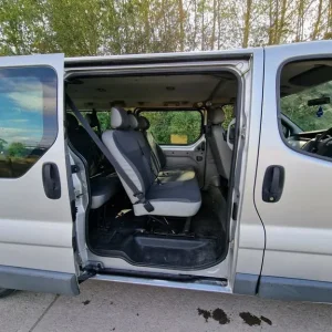 2009 Vauxhall Vivaro Minibus – 9 Seats, 1.9 Diesel, Needs Clutch Fix - Image 8