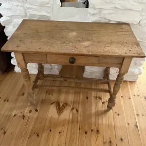 Pine Table - Image 5