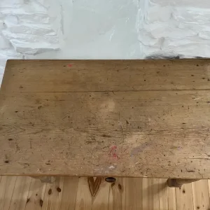 Pine Table - Image 7