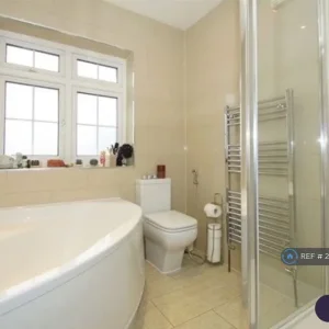 3 bedroom house in House, Sidcup, DA15 (3 bed) (#2572347) - Image 3
