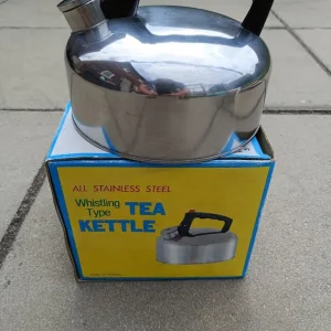 Stainless steel whistling kettle with original box - Image 2