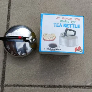 Stainless steel whistling kettle with original box - Image 3