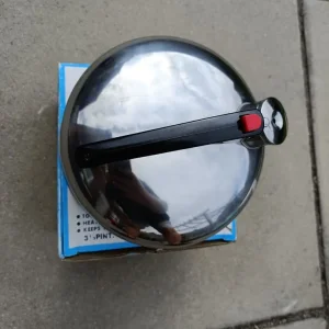 Stainless steel whistling kettle with original box - Image 4