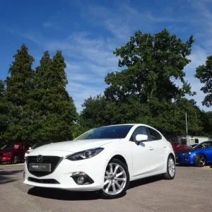 MAZDA MAZDA3 2.0 SKYACTIV-G Sport Nav 2015