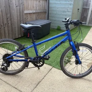 Kids Giant ARX 20” bike in blue