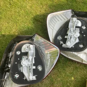 Rear light clusters from BMW 116d 2010 - Image 2