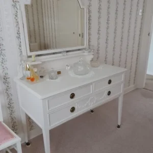 Antique white dressing table with drawers and bevelled mirror - Image 2