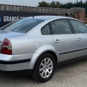 2001 Volkswagen Passat 1.9 TDI 130 4-door Diesel Manual - Image 4