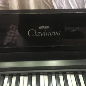 Clavinova CLP 50 electric piano - Image 2