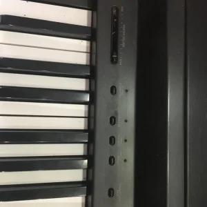 Clavinova CLP 50 electric piano - Image 5