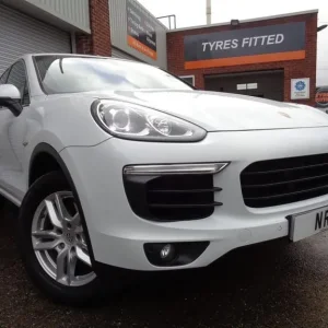 2015 Porsche Cayenne S E-HYBRID TIPTRONIC Estate - Image 2