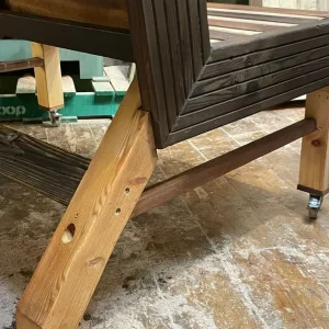 Sun Lounger Bench on Wheels made from hardwood pallet - Image 5
