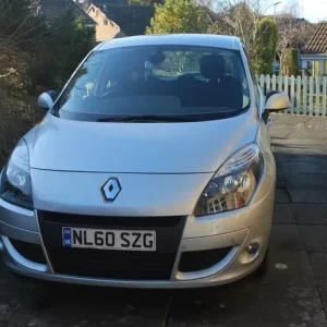 Renault Scenic 1.5 Diesel MPV 2010 Manual 5-door with detachable towbar - Image 5
