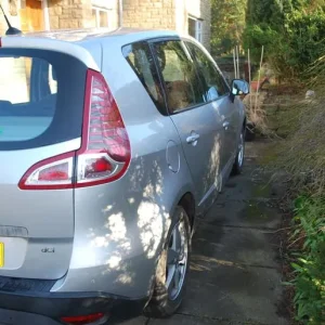 Renault Scenic 1.5 Diesel MPV 2010 Manual 5-door with detachable towbar - Image 8