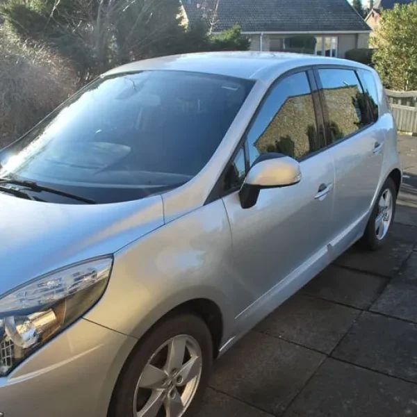 Renault Scenic 1.5 Diesel MPV 2010 Manual 5-door with detachable towbar