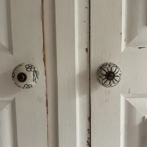 White wooden wardrobe - Image 7
