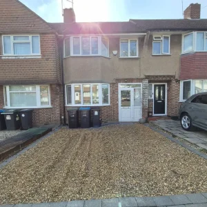 3 Bedroom House with Garage and Garden on Kenilworth Road