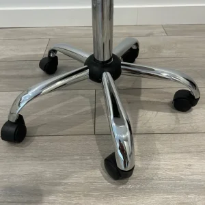 simple white desk chair - Image 3