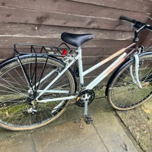 Bike with rack and mudguards in great condition