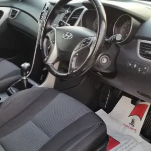 2014 Hyundai i30 1.6 CRDI Blue Drive 6-speed - Image 5