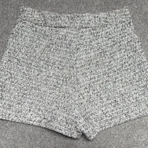 Women’s River Island Boucle Shorts Size 8 - Image 3