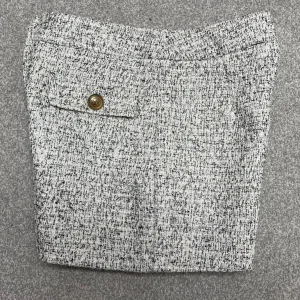 Women’s River Island Boucle Shorts Size 8 - Image 4