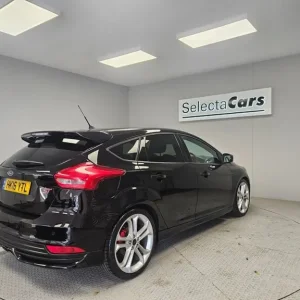 2016 Ford Focus 2.0T EcoBoost ST-3 Hatchback - Image 6