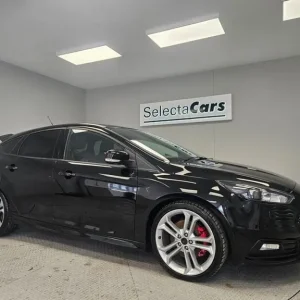 2016 Ford Focus 2.0T EcoBoost ST-3 Hatchback