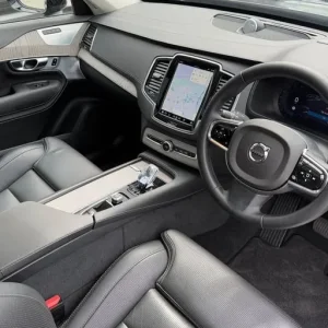 2024 Volvo XC90 2.0h T8 Plug-in Hybrid SUV - Image 5