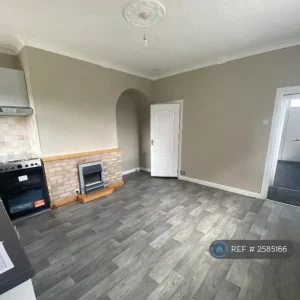 2 bedroom house in Leeds Road, Dewsbury, WF12 (2 bed) (#2585166) - Image 3