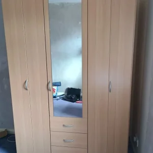 3 door wardrobe