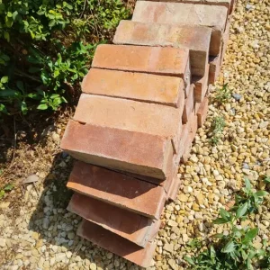Reclaimed red facing bricks 1950s 65mm high - Image 2
