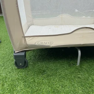 Graco travel cot with mesh sides and sturdy build - Image 2