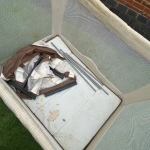 Graco travel cot with mesh sides and sturdy build - Image 3