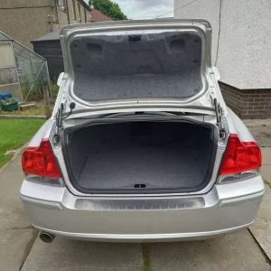 Volvo S60 2007 manual 2.4L 4-door - Image 6