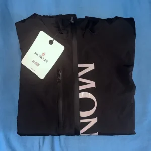 Moncler Windbreaker XL - Image 2