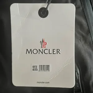 Moncler Windbreaker XL - Image 5