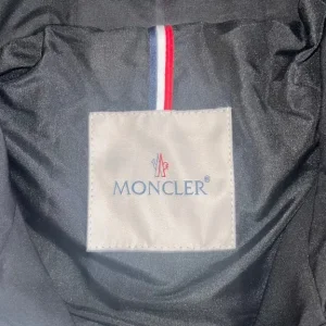 Moncler Windbreaker XL - Image 6