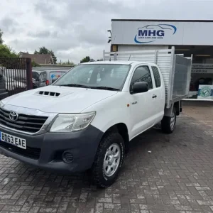 2013 Toyota Hilux HL2 4X4 D-4D ECB Tipper Diesel Manual - Image 3