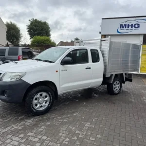 2013 Toyota Hilux HL2 4X4 D-4D ECB Tipper Diesel Manual - Image 4