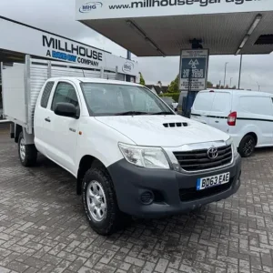2013 Toyota Hilux HL2 4X4 D-4D ECB Tipper Diesel Manual