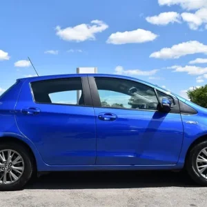 2017 Toyota Yaris VVT-I Icon Tech Hatchback - Image 5