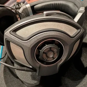 Sennheiser HD700 Headphones with Schitt Vali and Modi 2