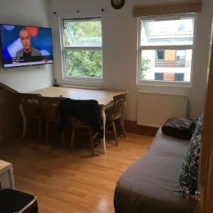 Converted 2 Bed Loft Flat with Bath, Shower, Open Plan Kitchen and Dining