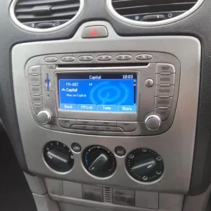 Ford Focus Sport 2011 Manual Hatchback - Image 8