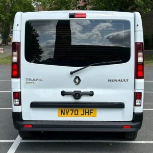 2021 Renault Trafic LL30 Energy dCi 120 Sport Nav 9 Seater MPV Diesel Manual - Image 8