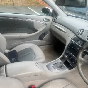 2005 Mercedes-Benz CLK Coupe, 2-door, semi-auto - Image 4